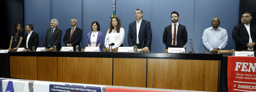 Governo Federal assina reajuste de 9% e auxílio alimentação de R$658