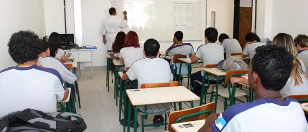 Seeduc RJ abre 1.750 vagas temporárias para professor